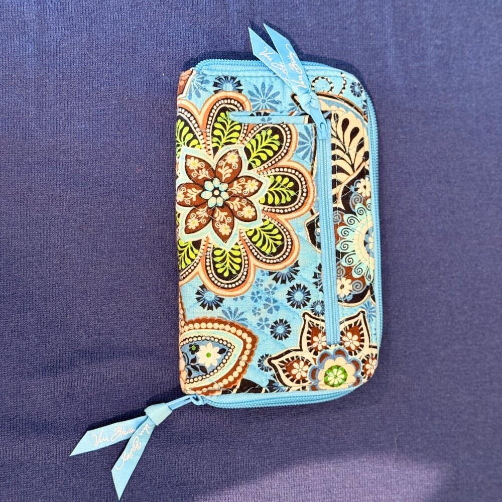 VERA BRADLEY Wristlet Wallet — Bali Blue Pattern (Retired)